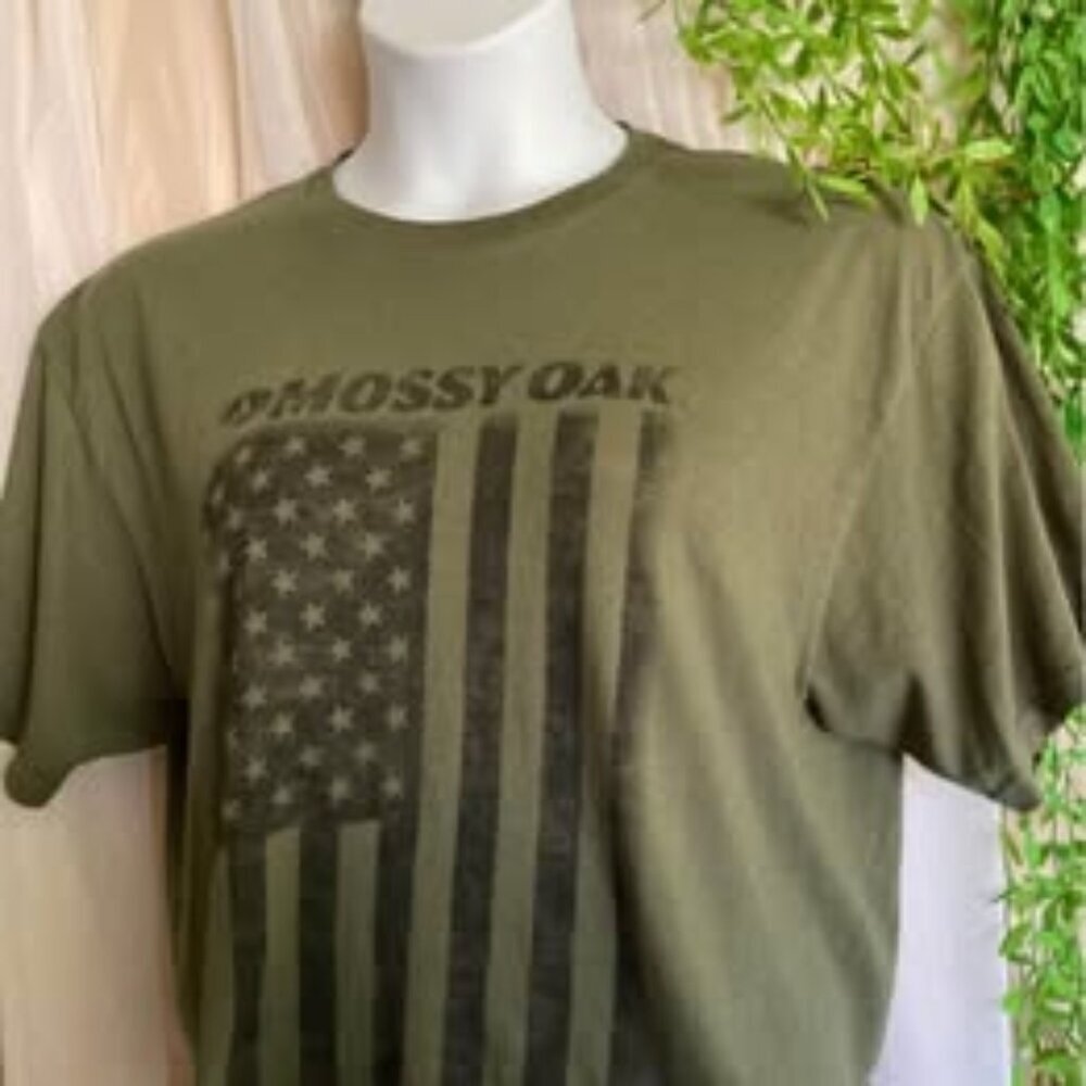Large Mossy Oak crop T-shirt patriotic cute crop new army green.  0308